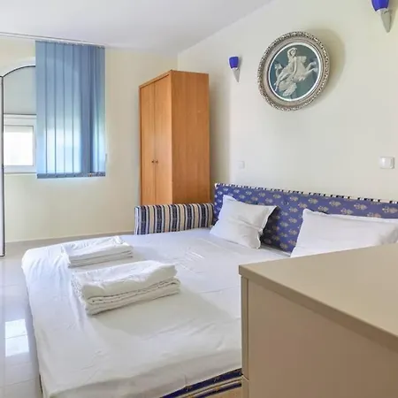 Your Lovely Summer In Sunny Apartament *